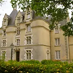 Hotel The Originals Chateau De Perigny