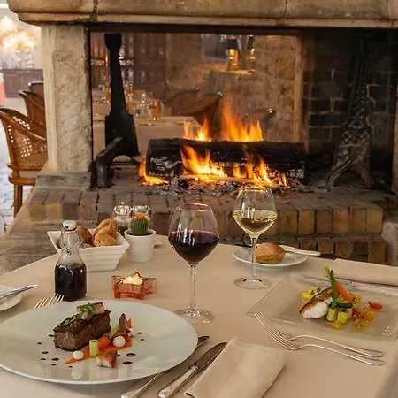 Hotell The Originals Chateau De Perigny 3*