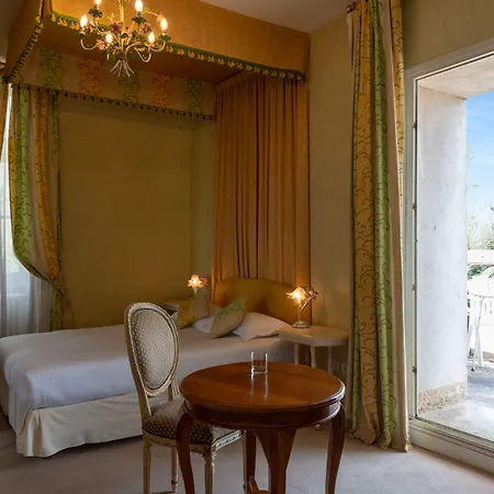 酒店 The Originals Chateau De Perigny 武耶