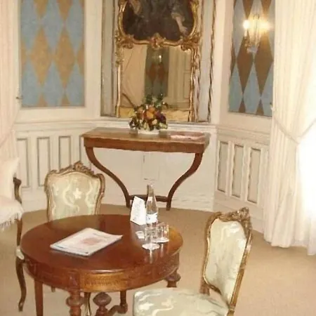 ホテル The Originals Chateau De Perigny Vouillé