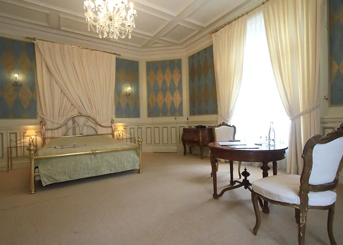 Hotel The Originals Chateau De Perigny Vouillé