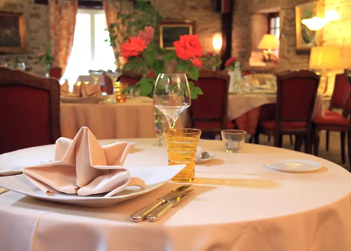 Hotel The Originals Chateau De Perigny