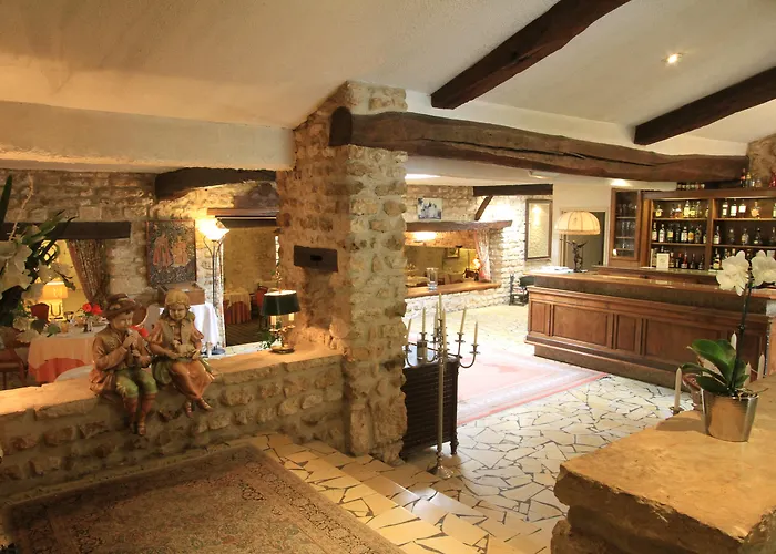 Hotel The Originals Chateau De Perigny