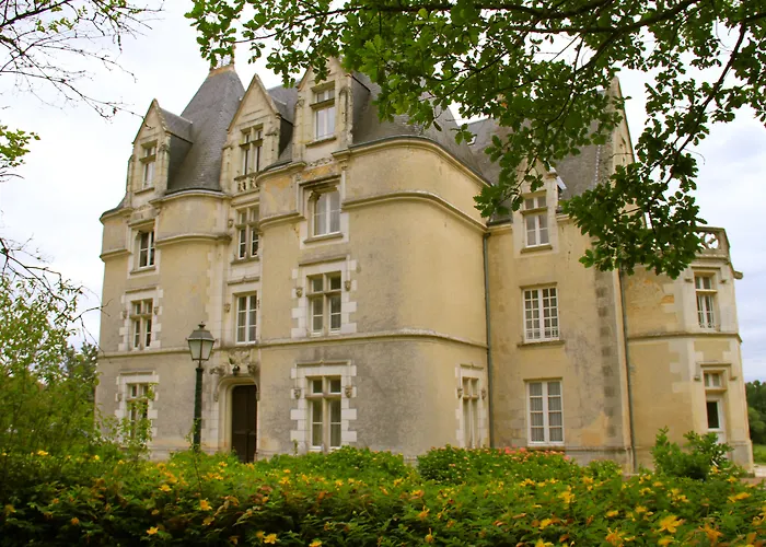 Szálloda The Originals Chateau De Perigny