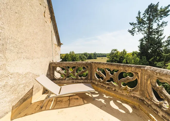 Szálloda The Originals Chateau De Perigny 3*