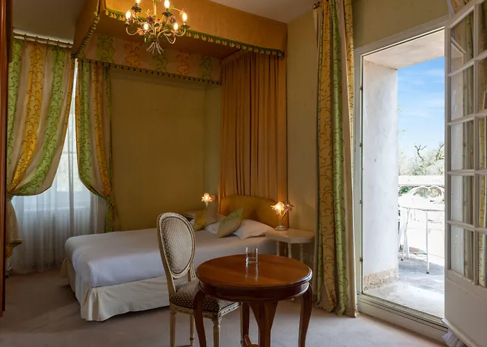 Hotel The Originals Chateau De Perigny Vouillé