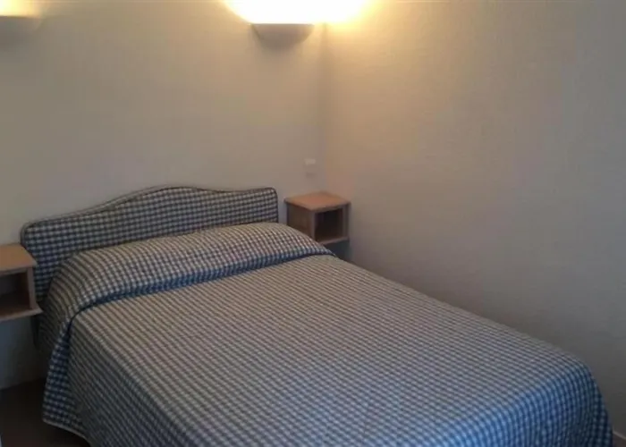 Hotel The Originals Chateau De Perigny Vouillé