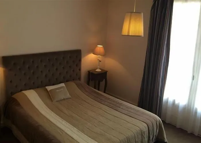 Hotel The Originals Chateau De Perigny